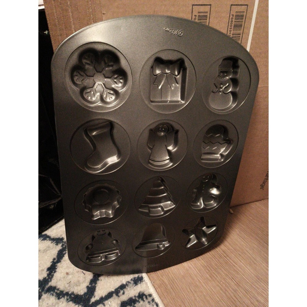 Wilton Christmas Cookie Candy Mold Pan 12 Designs Tree Wreath Angel Bell Snowman